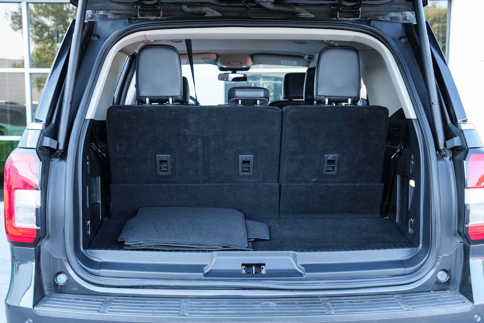 Used 2023 Ford Expedition XLT RWD image 50