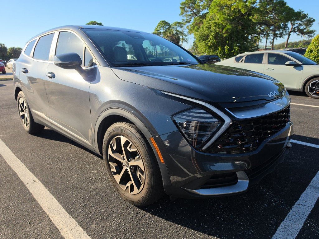 Certified 2024 Kia Sportage EX FWD image 3