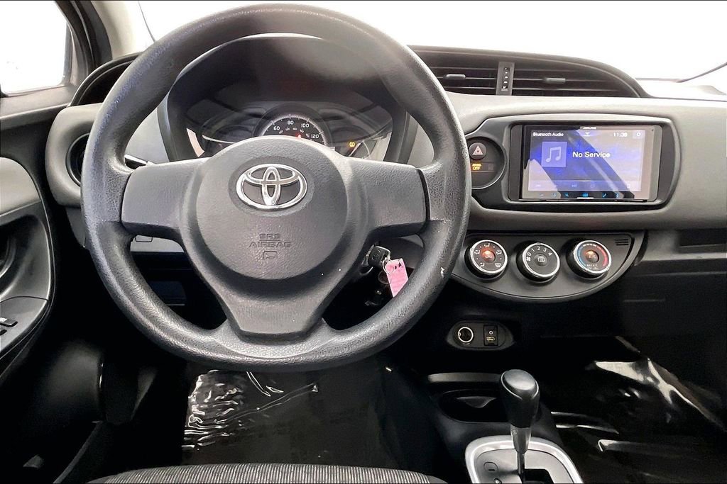 Used 2016 Toyota Yaris L image 7