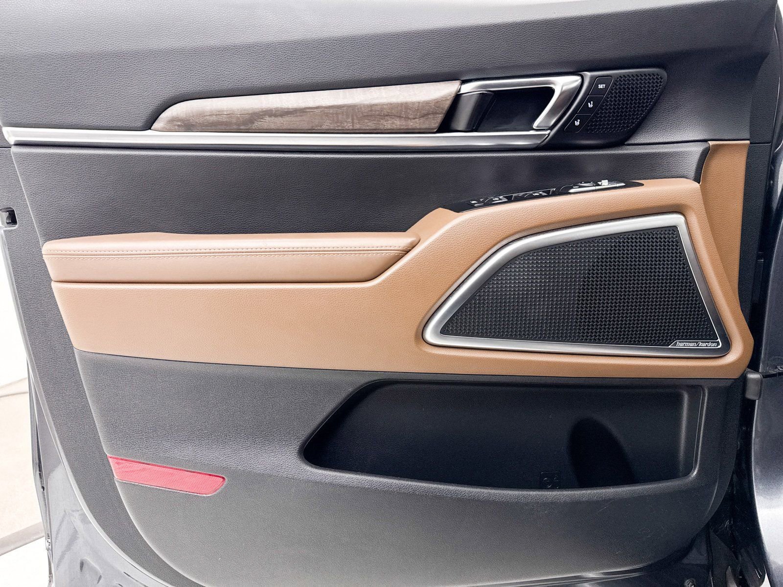 Used 2022 Kia Telluride SX w/ SX Prestige Package image 34