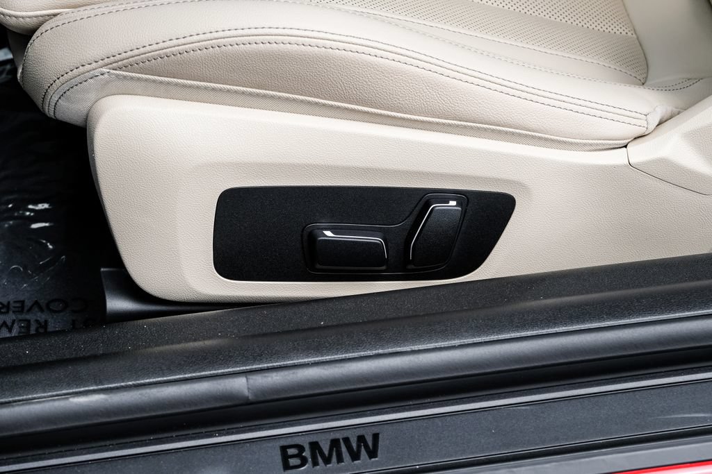 Used 2024 BMW 230i Coupe w/ Premium Package RWD image 32