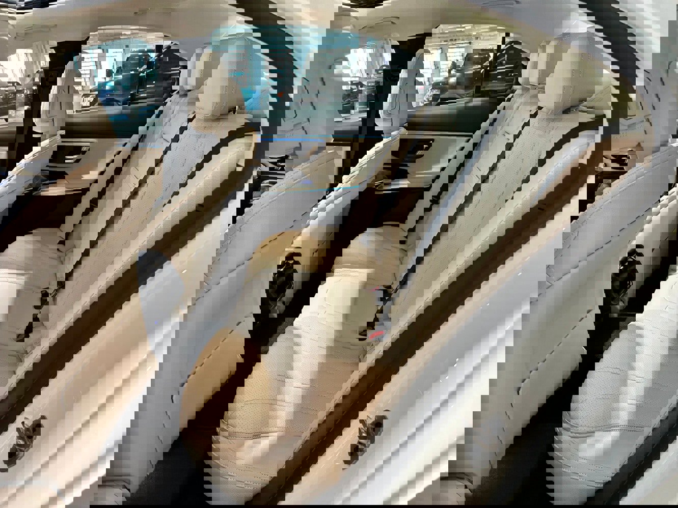 New 2026 Mercedes-Benz E 450 4MATIC Sedan image 14