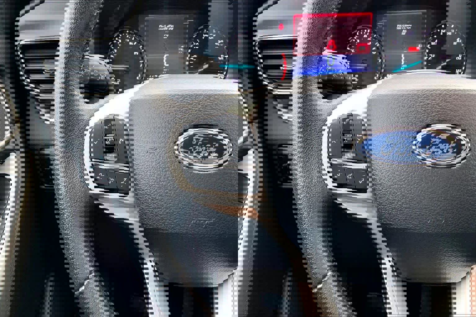 Used 2024 Ford Explorer XLT w/ Equipment Group 202A image 23