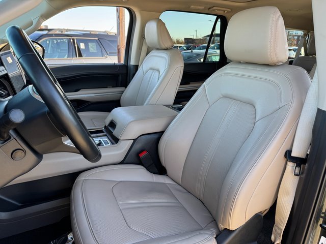 Used 2022 Ford Expedition Max Limited image 14