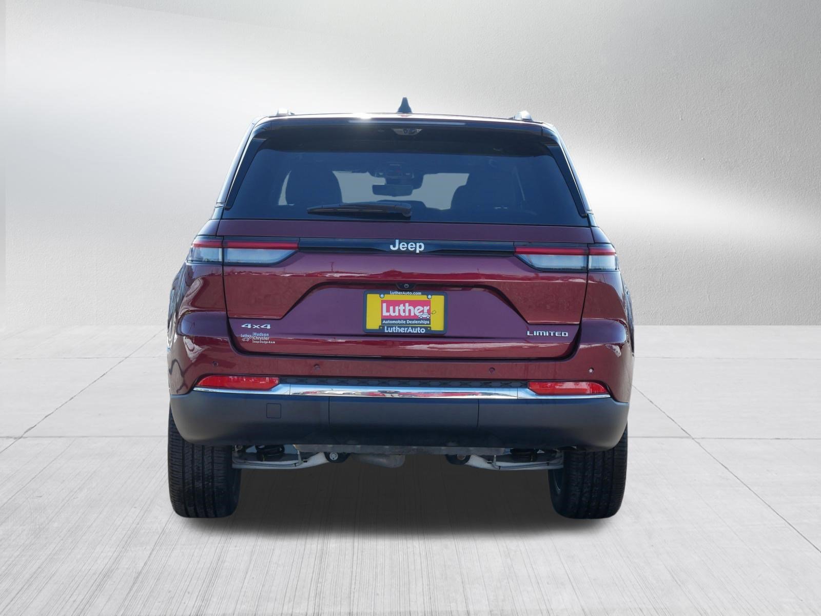 Used 2025 Jeep Grand Cherokee Limited w/ Luxury Tech Group II AWD/4WD image 6
