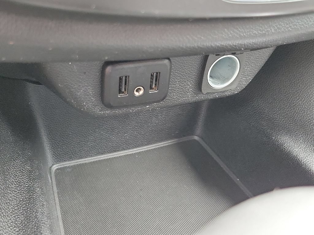Used 2021 Chevrolet Traverse LS FWD image 21