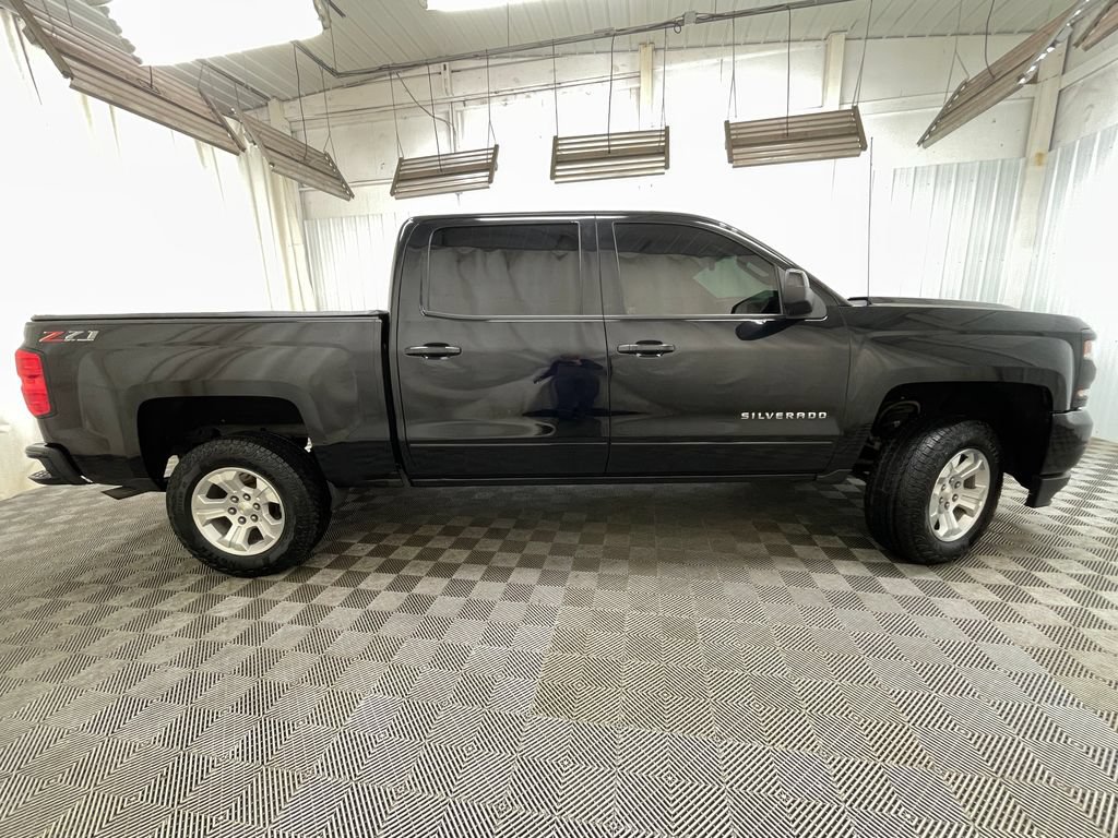 Used 2018 Chevrolet Silverado 1500 LT w/ All Star Edition AWD/4WD image 18