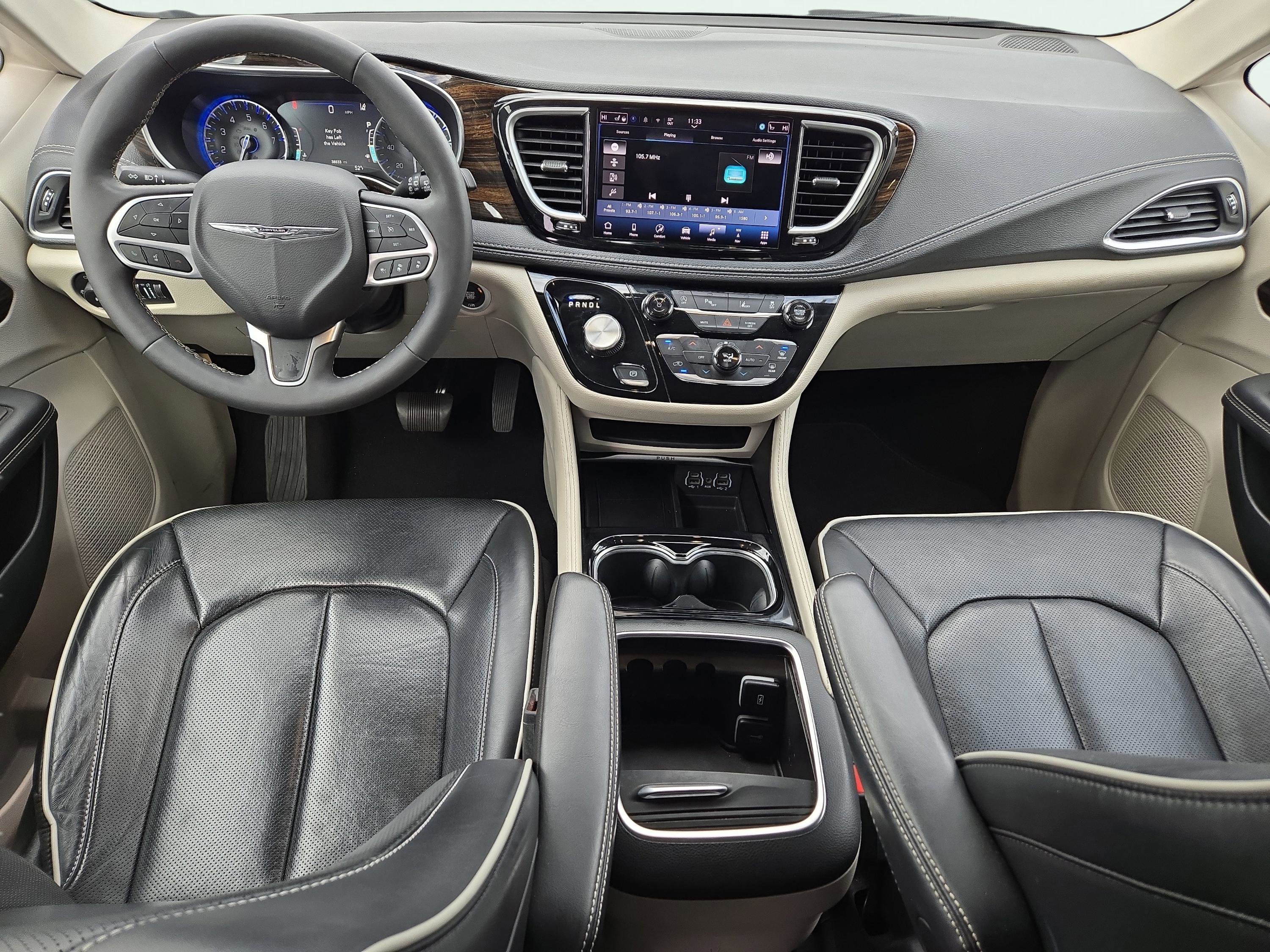 Used 2024 Chrysler Pacifica Limited image 19