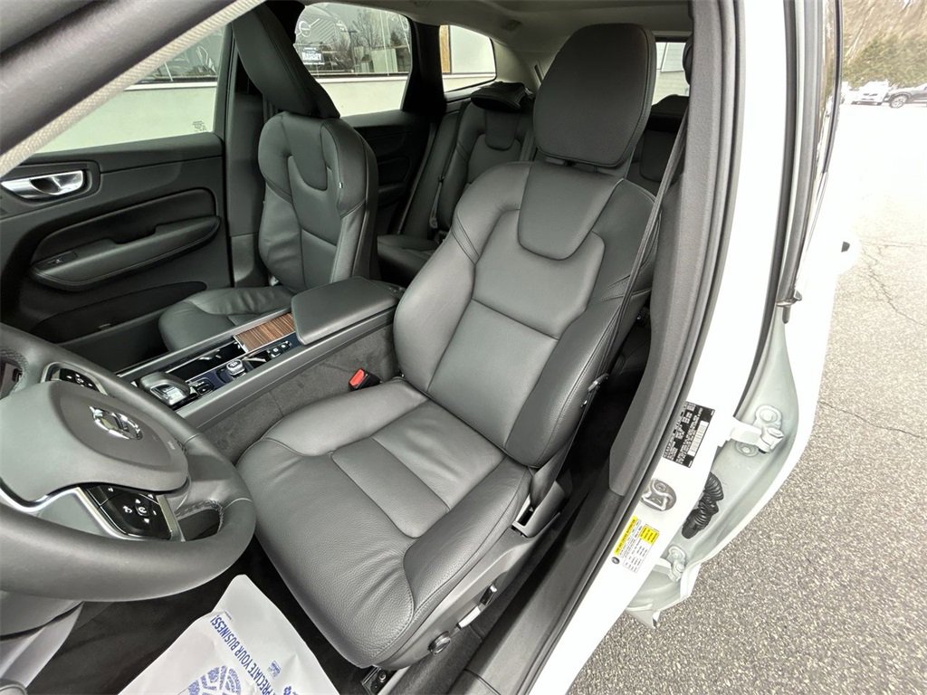 Certified 2023 Volvo XC60 B5 Plus w/ Climate Package image 15