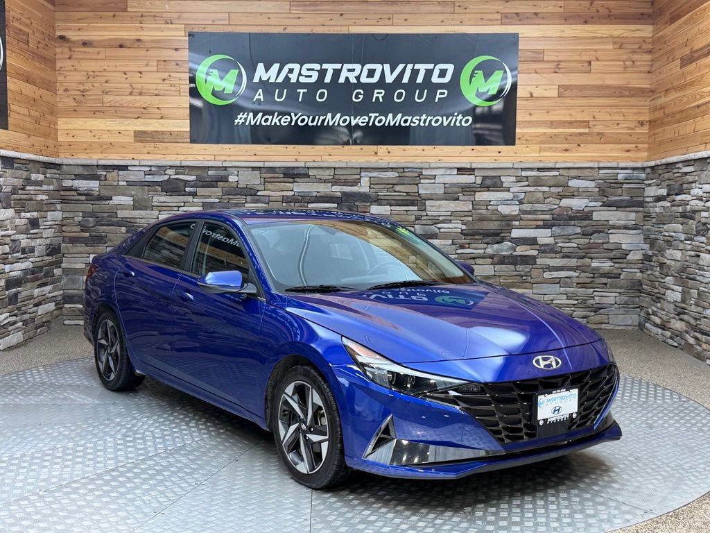 Used 2023 Hyundai Elantra Limited w/ Cargo Package FWD image 2