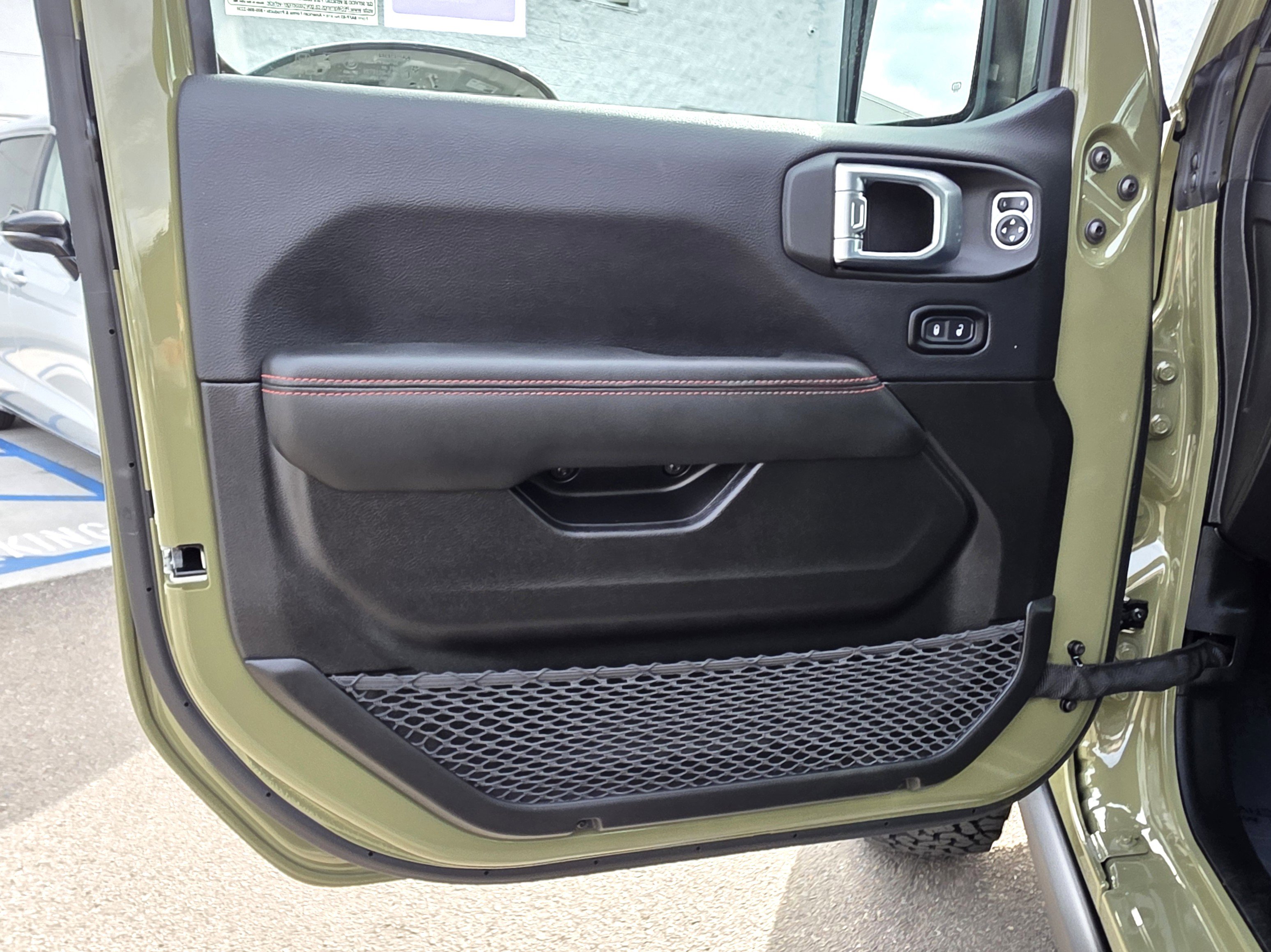 New 2026 Jeep Wrangler Unlimited Rubicon w/ Technology Group AWD/4WD image 11