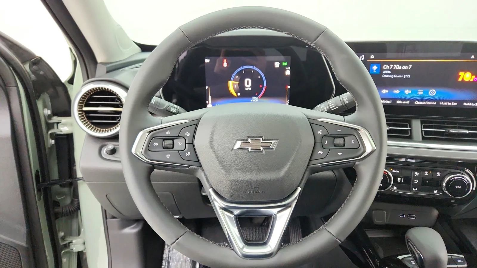 Used 2024 Chevrolet Trax ACTIV w/ Sunroof Package image 25