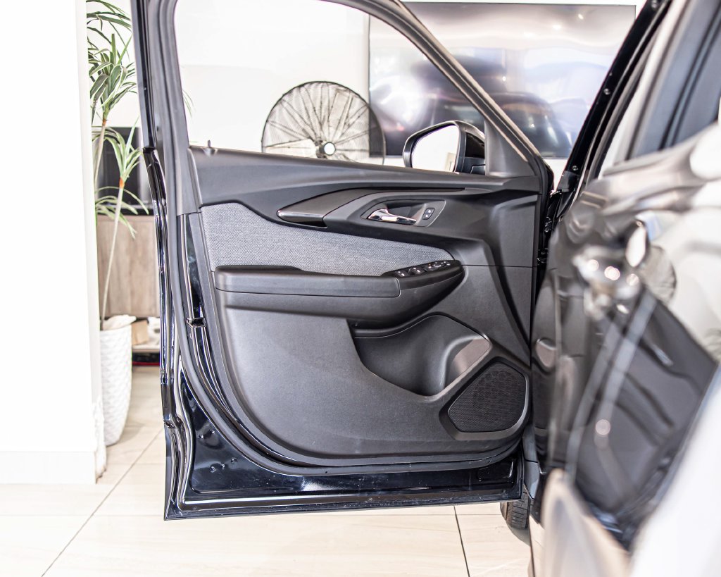 Used 2022 Chevrolet TrailBlazer LT FWD image 30