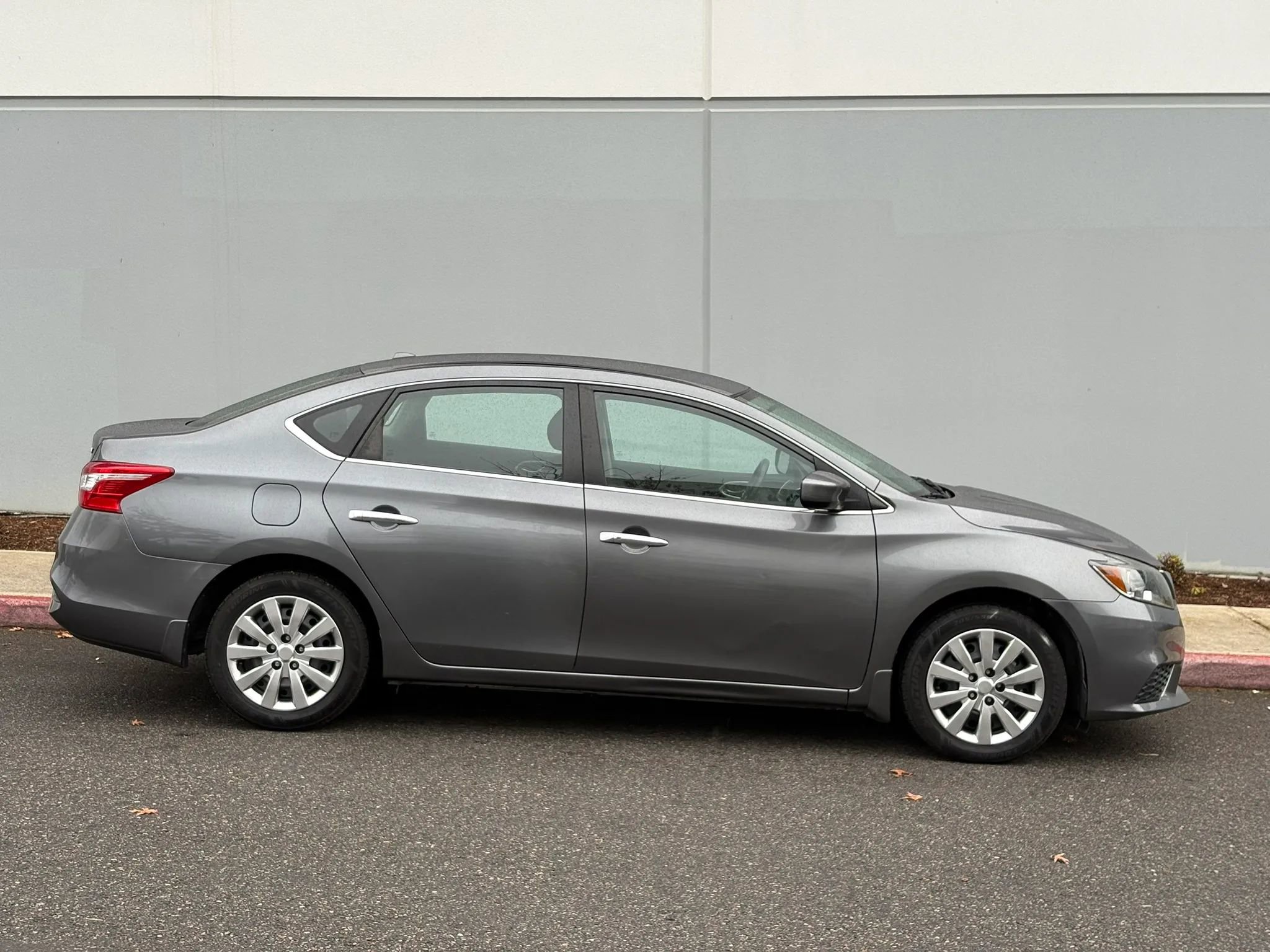 Used 2016 Nissan Sentra SV image 7