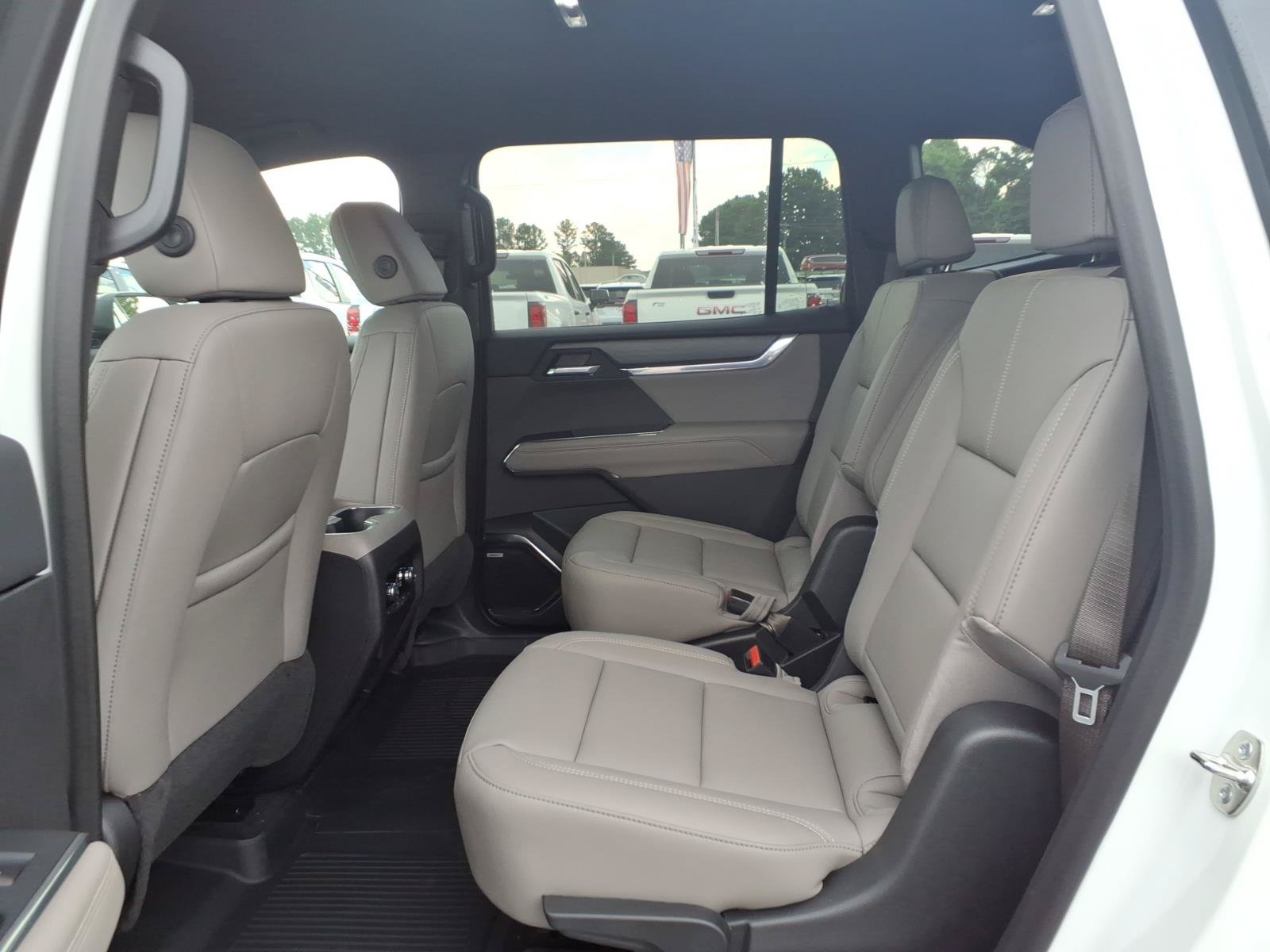New 2026 GMC Acadia Elevation w/ Elevation Premium Package FWD image 22