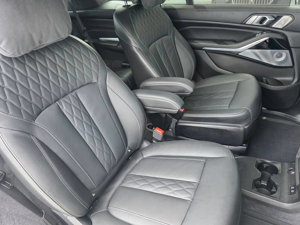 Certified 2025 BMW ALPINA XB7 AWD/4WD image 25