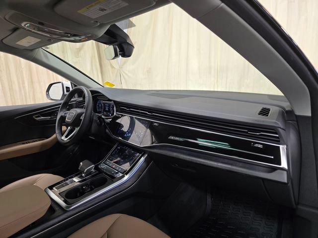 Used 2025 Audi Q8 Premium AWD/4WD image 39