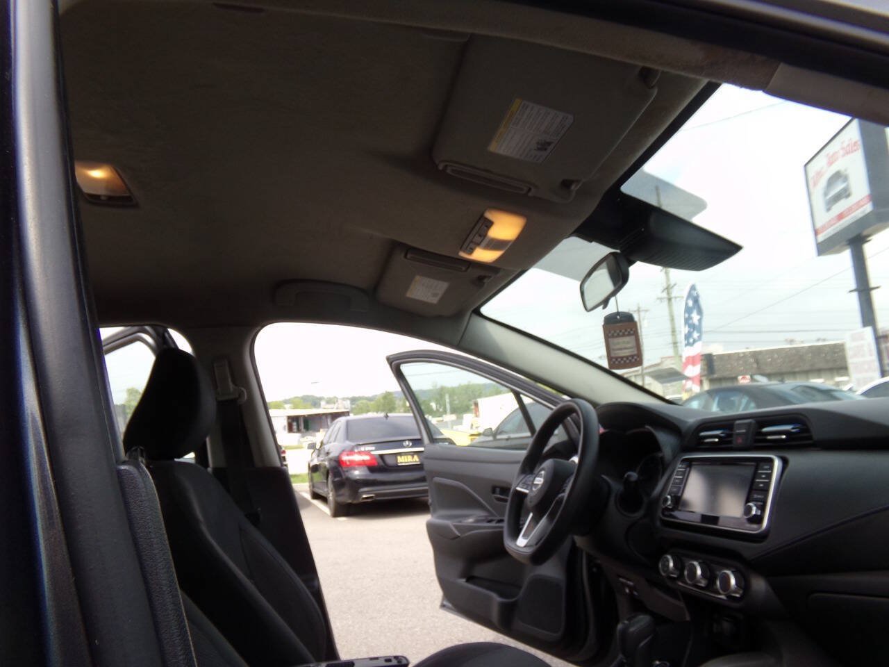 Used 2020 Nissan Versa S FWD image 33