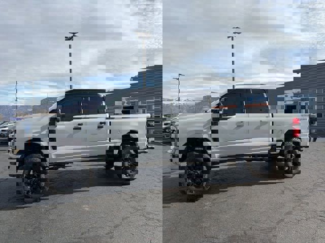 Used 2024 Ford F350 Platinum w/ Tremor Off-Road Package image 10