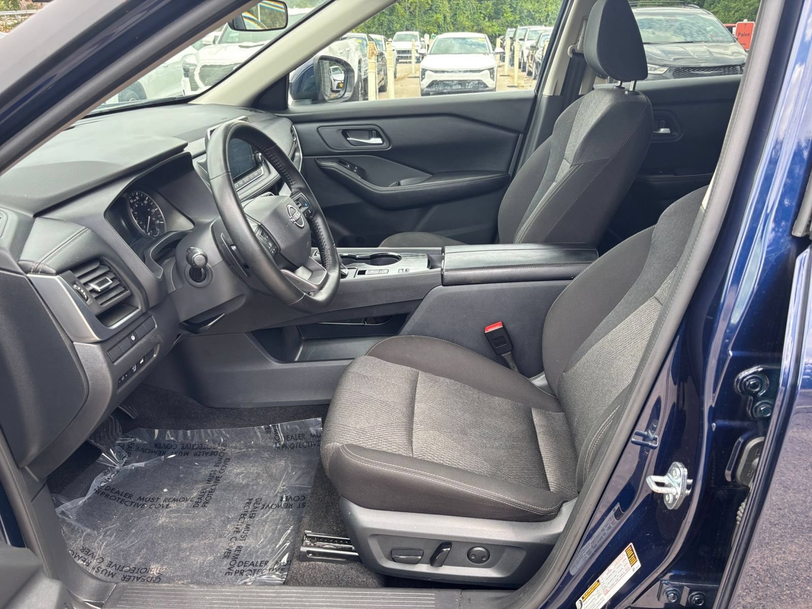 Used 2025 Nissan Rogue SV FWD image 27