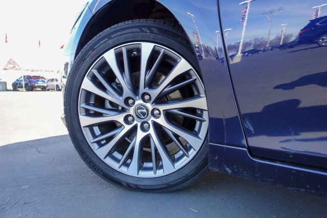 Used 2021 Lexus ES 250 w/ Premium Package image 11