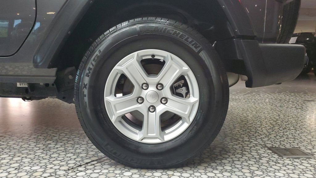 Used 2022 Jeep Wrangler Sport AWD/4WD image 6