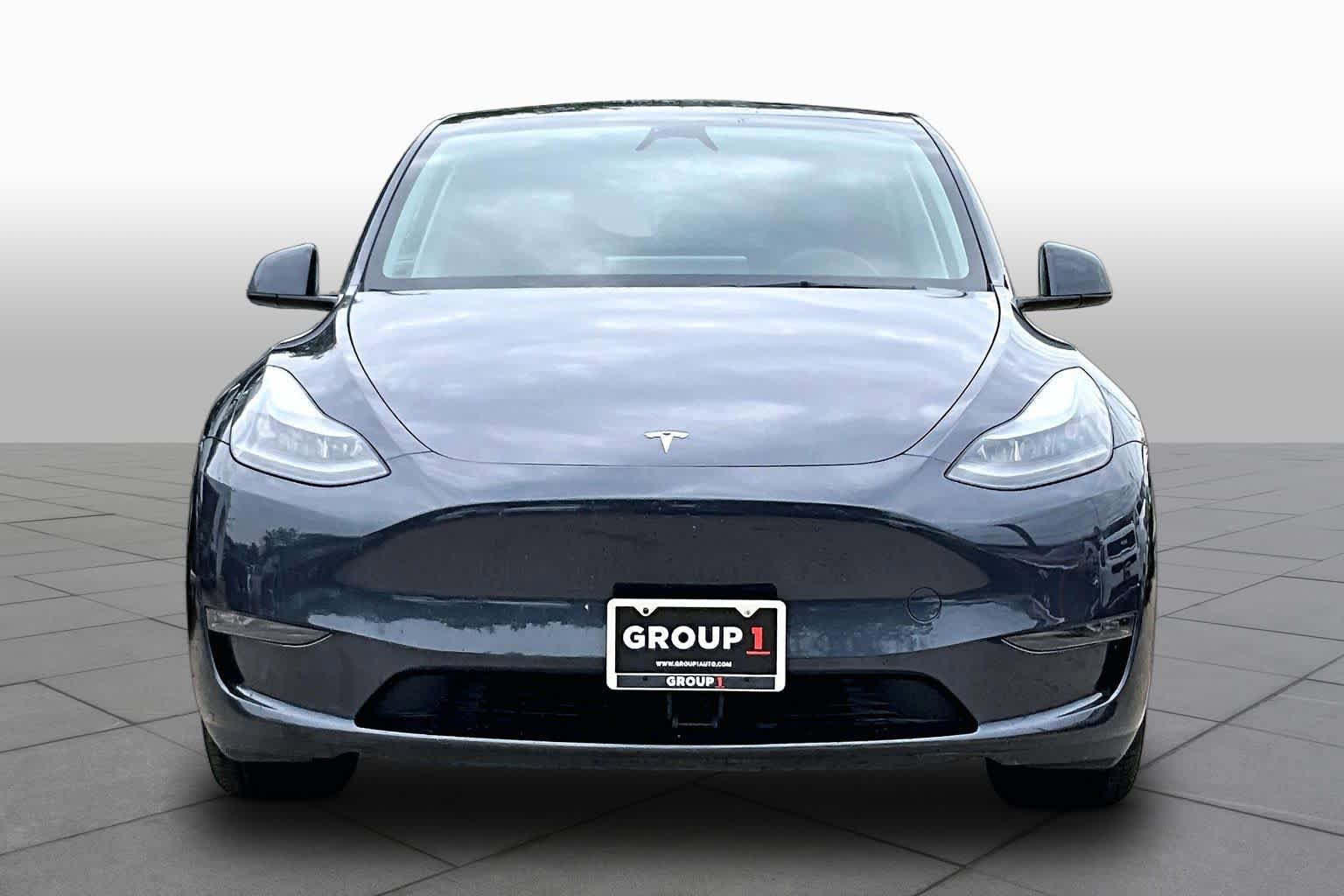 Used 2024 Tesla Model Y Long Range AWD/4WD image 3