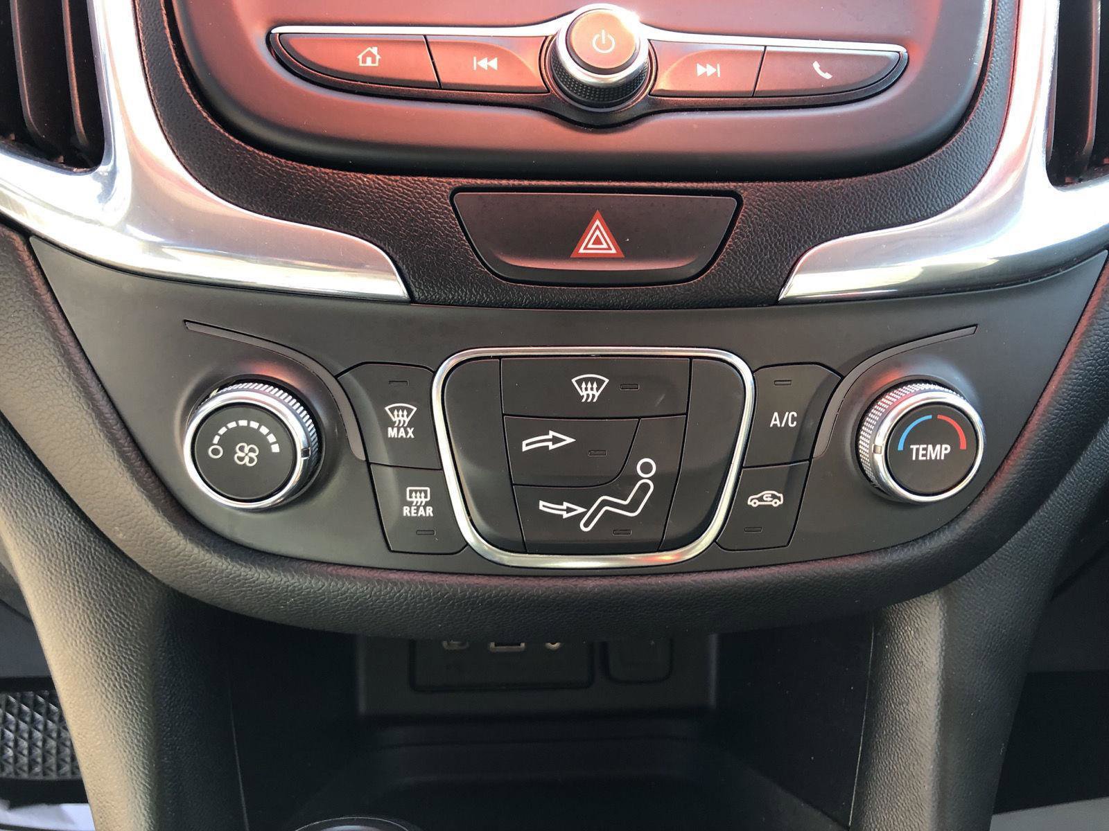 Used 2019 Chevrolet Equinox LT image 32