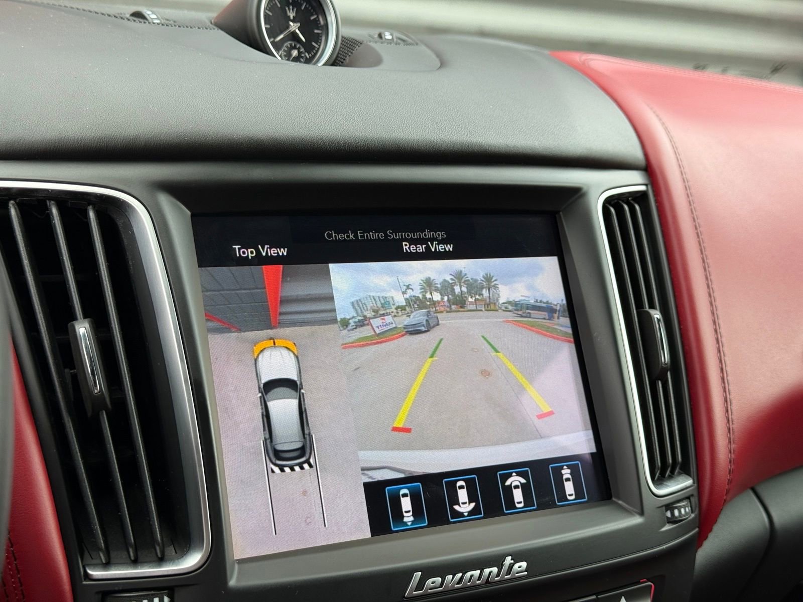 Used 2019 Maserati Levante image 25