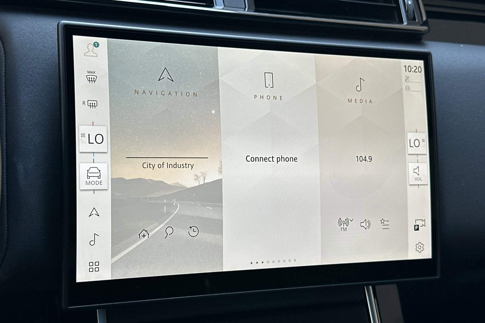 New 2026 Land Rover Range Rover Velar Dynamic SE image 21