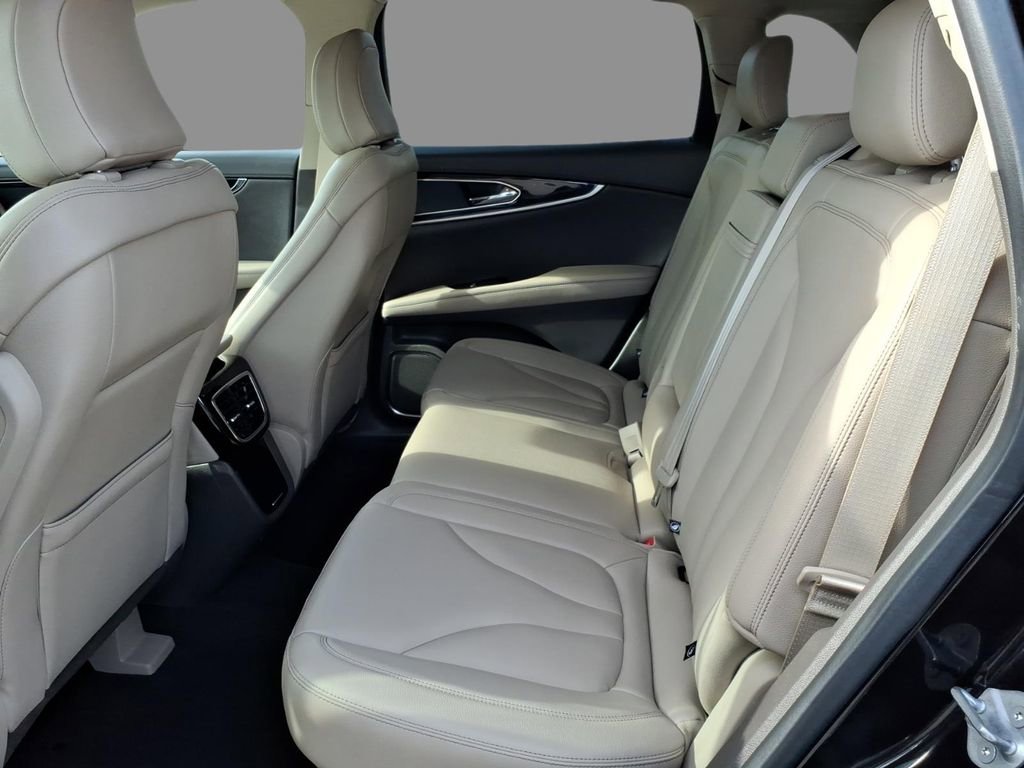 Certified 2023 Lincoln Nautilus FWD image 5