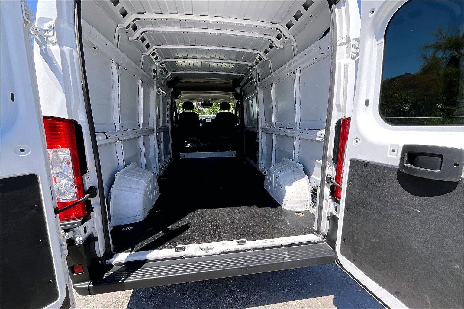 Used 2023 RAM ProMaster 2500 image 7