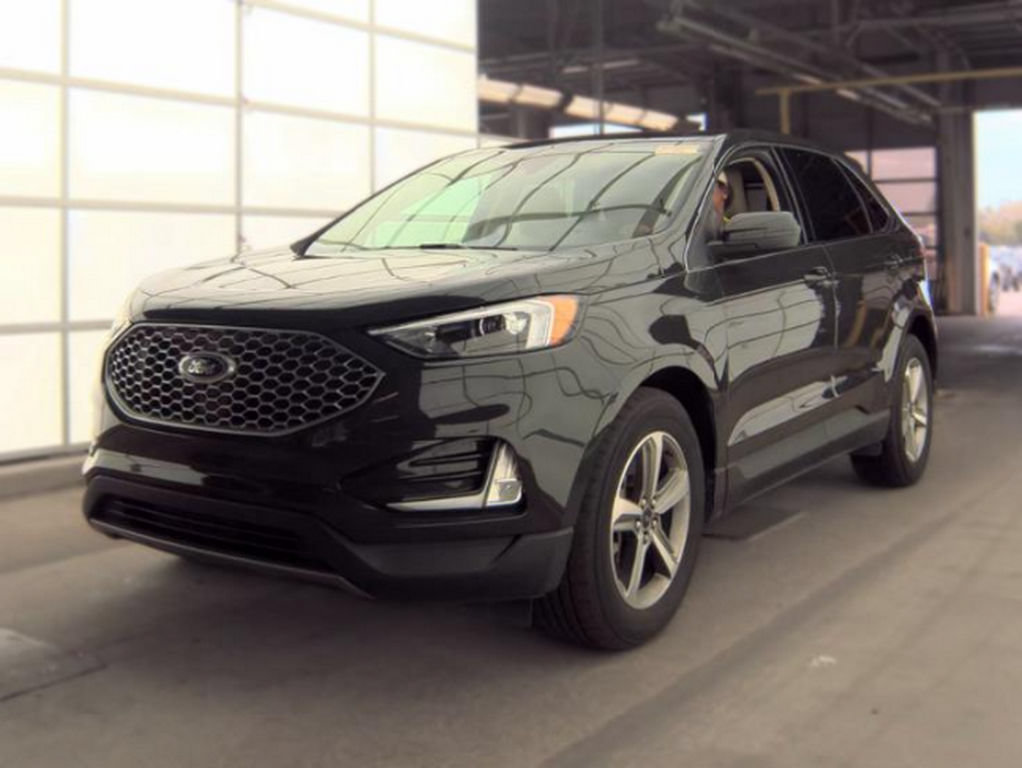 Used 2024 Ford Edge SEL w/ Convenience Package AWD/4WD image 2