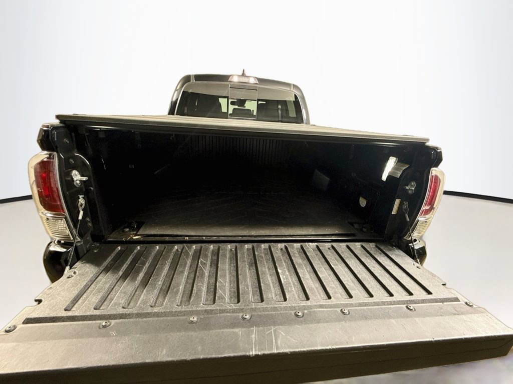 Used 2021 Toyota Tacoma Limited w/ Nightshade Package AWD/4WD image 25