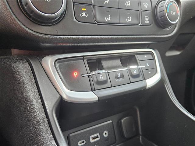 Used 2024 GMC Terrain SLE image 13