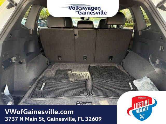 Certified 2024 Volkswagen Tiguan SEL R-Line AWD/4WD image 7