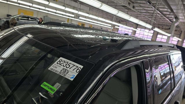 Used 2025 Ford Expedition Active image 12