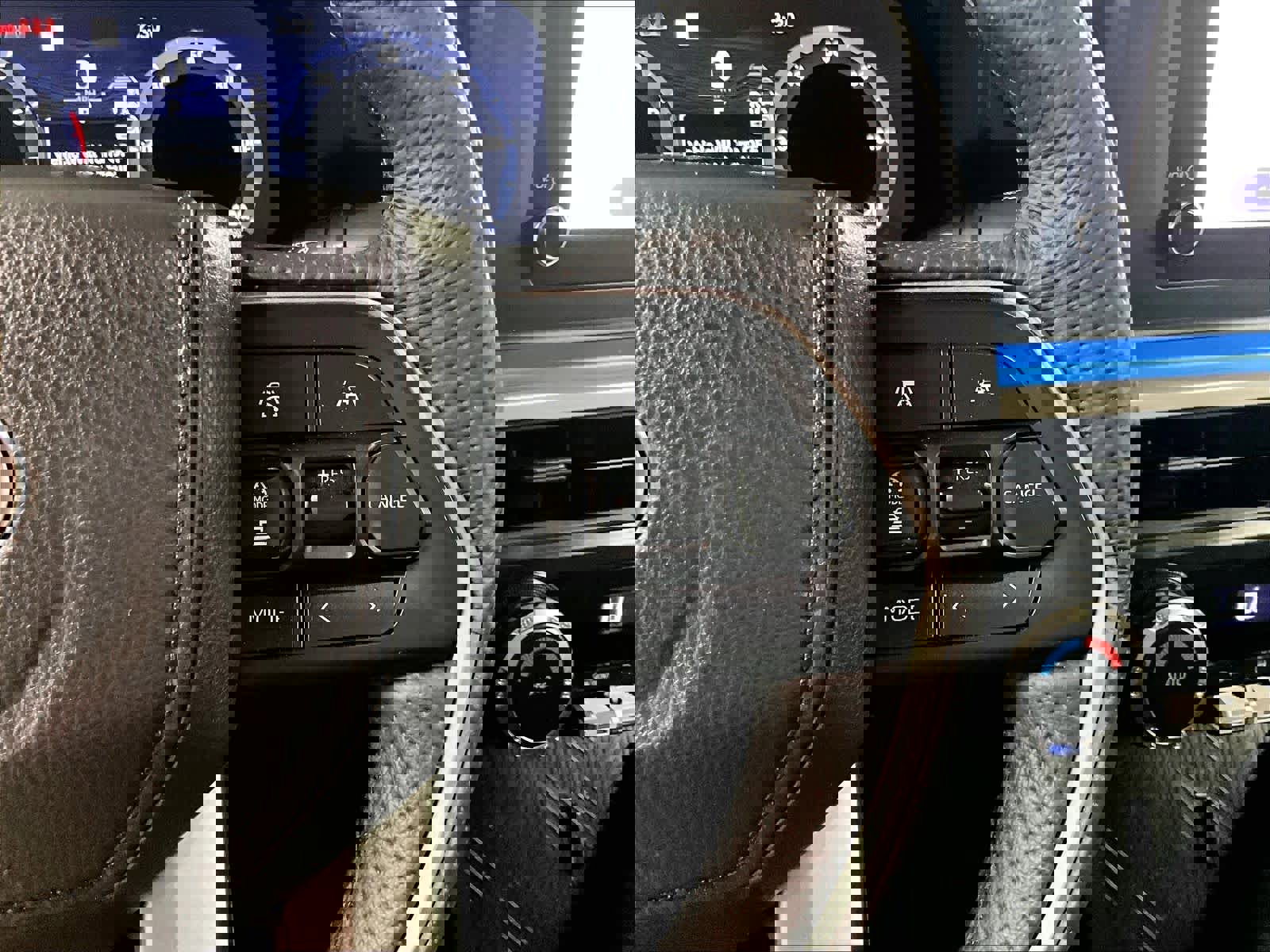 Certified 2025 Toyota Tacoma TRD Off-Road image 23