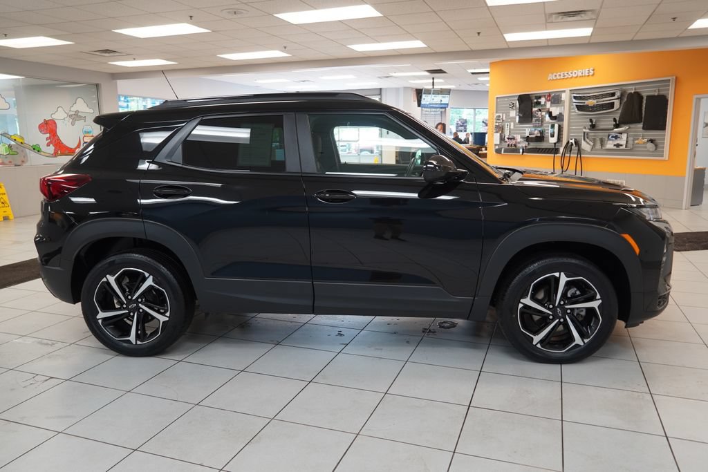 Certified 2023 Chevrolet TrailBlazer RS w/ Convenience Package AWD/4WD image 12