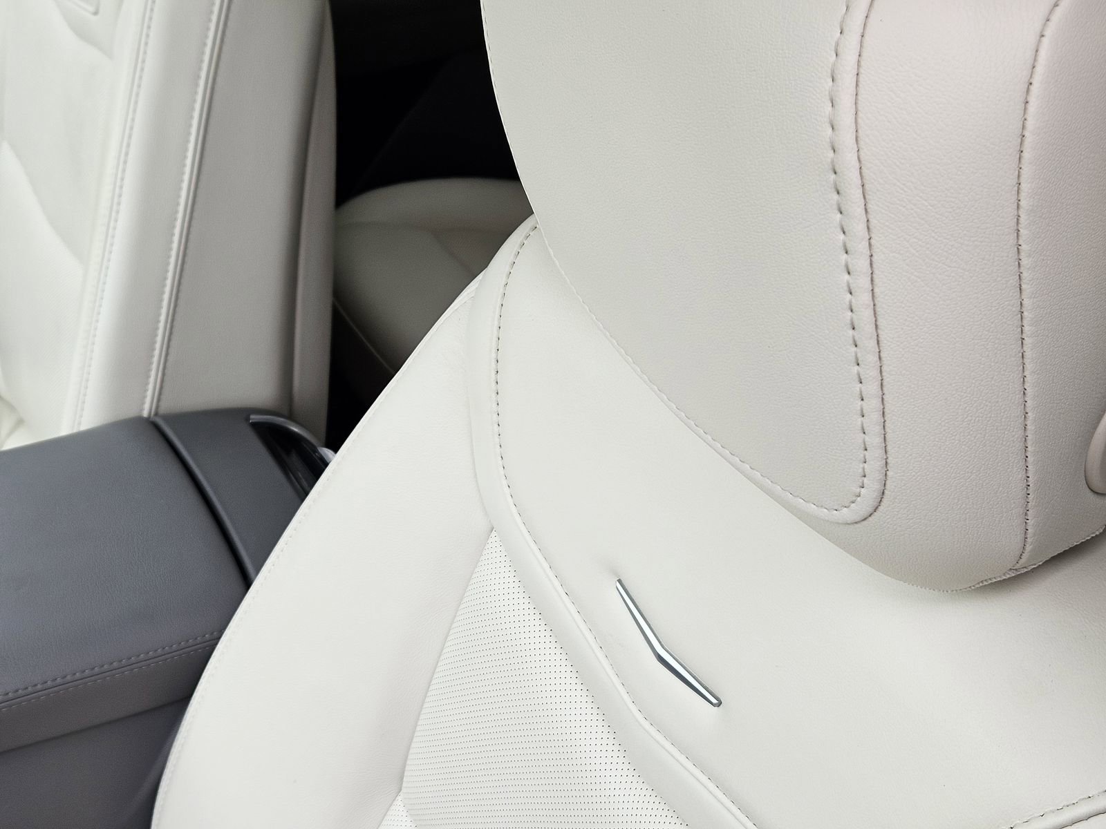 Used 2021 Cadillac XT6 Premium Luxury image 32