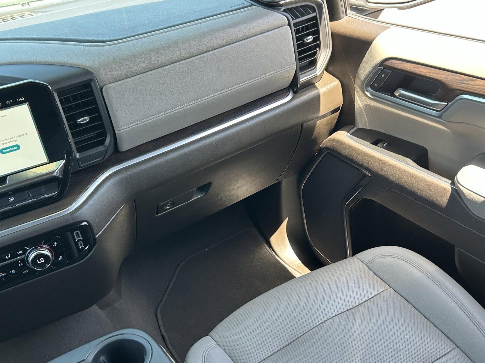 Used 2025 GMC Sierra 1500 SLT RWD image 17