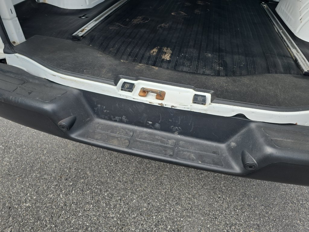 Used 2017 Chevrolet Express 2500 RWD image 10