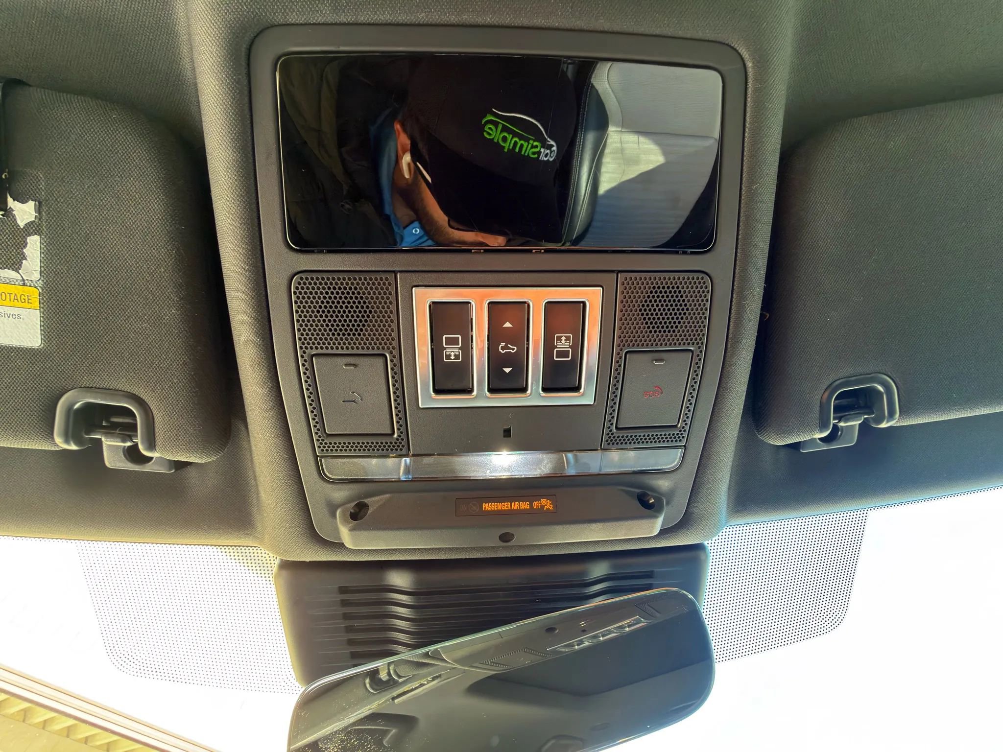 Used 2023 Land Rover Discovery Metropolitan Edition image 24