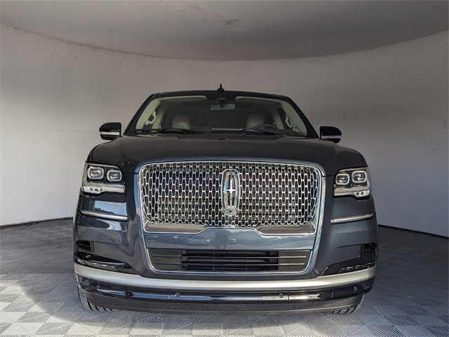 Used 2024 Lincoln Navigator L Reserve image 3