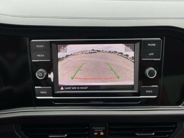 Used 2022 Volkswagen Jetta SE w/ Panoramic Sunroof Package FWD image 16