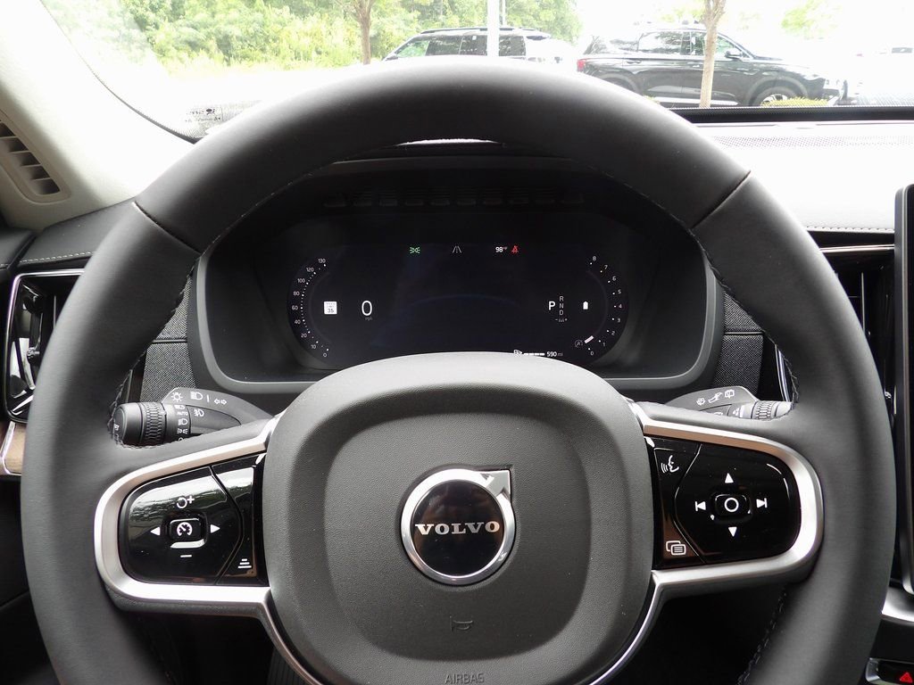 New 2026 Volvo XC90 B6 Plus w/ Protection Package Premier AWD/4WD image 15