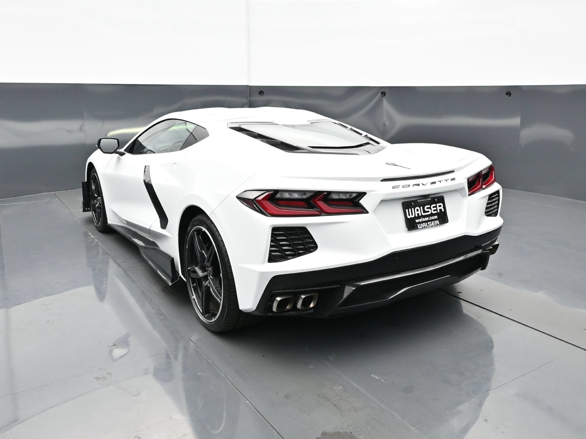 Used 2022 Chevrolet Corvette Stingray Coupe w/ Z51 Performance Package RWD image 5