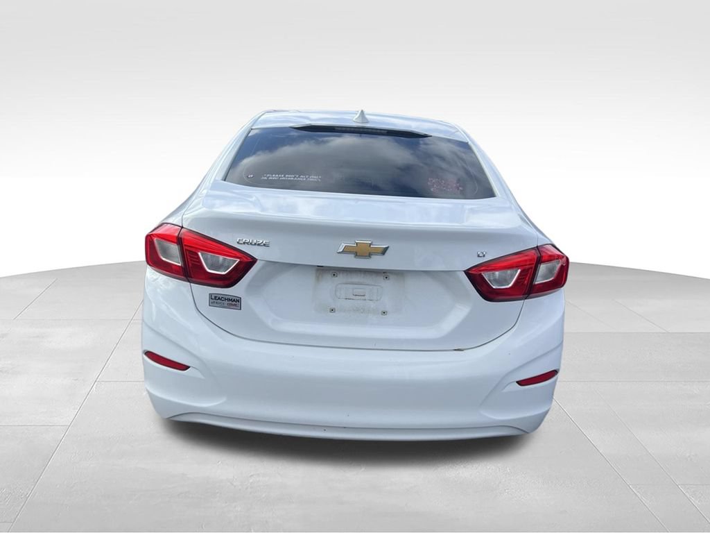 Used 2018 Chevrolet Cruze LT FWD image 9