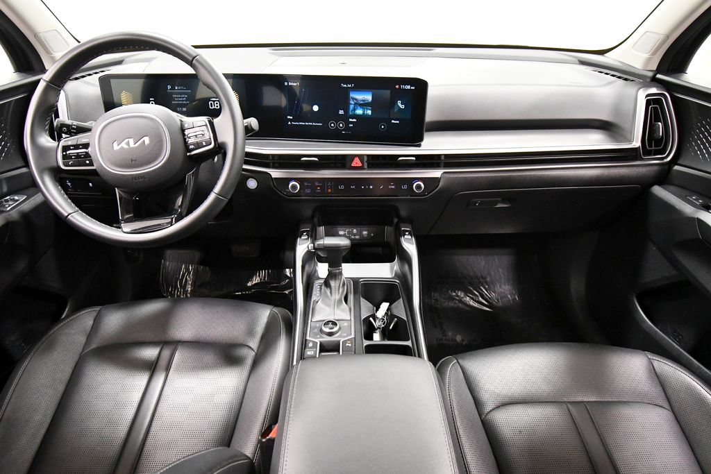 Certified 2024 Kia Sorento S AWD/4WD image 3