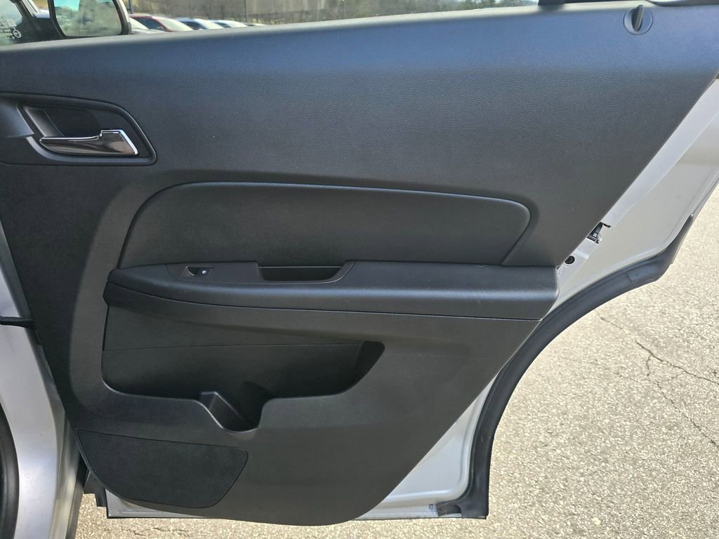 Used 2017 Chevrolet Equinox LT w/ Convenience Package image 48